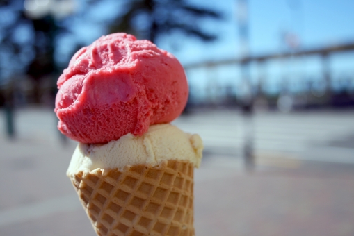 かき氷やアイスを食べると起こる頭痛の謎 「アイスクリーム頭痛」とは-誰でもわかる！簡単解説- イラストブログ-つぐまの森-